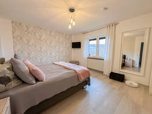 Schlafzimmer EG - 