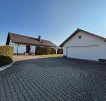 Modernes Einfamilienhaus mit Einliegerwohnung und Doppelgarage in Rödental - Rödental / Mönchröden Oeslau
