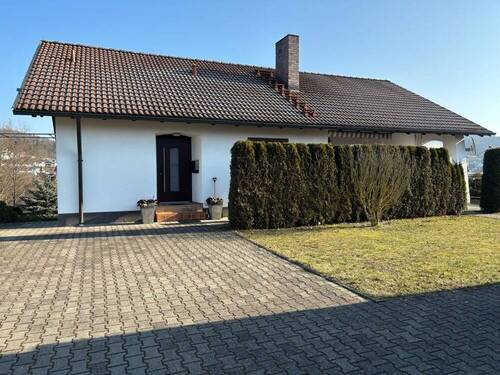 Bild 3 - 7 Zimmer Einfamilienhaus zum Kaufen in Rödental / Mönchröden