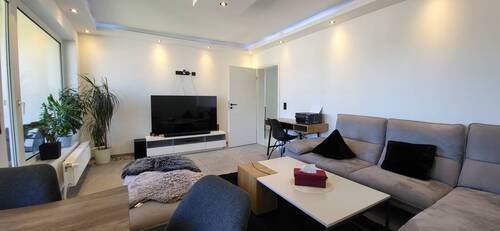Wohn-/Esszimmer - 