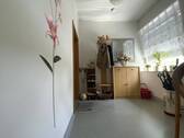 Treppenhaus mit Platz für die Garderobe - Etagenwohnung mit 85,00 m² in Lünen zum Kaufen