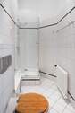 Bad mit Dusche - 