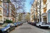Blick in die Straße - 6 Zimmer Etagenwohnung zur Miete in Berlin