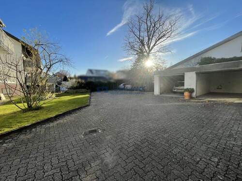 Innenhof mit Garagen - 2 Zimmer Etagenwohnung zum Kaufen in Sandhausen