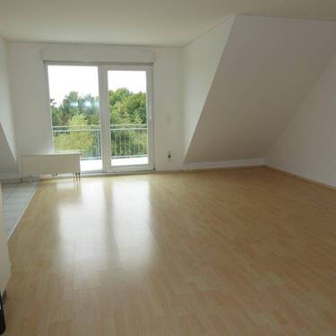 Wohnzimmer - 3 Zimmer Etagenwohnung in Friedrichsdorf