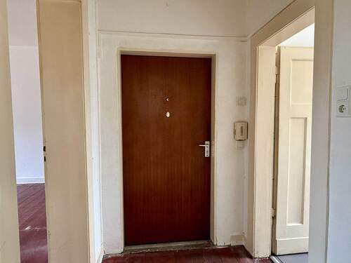 Diele - 3 Zimmer Etagenwohnung zum Kaufen in Gelsenkirchen