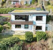 Familienidyll in ruhiger Lage: Großzügiges Einfamilienhaus in Schlangenbad Wambach