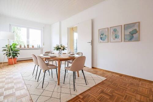 Esszimmer Homestaging (KI) - 4 Zimmer Einfamilienhaus in Schlangenbad