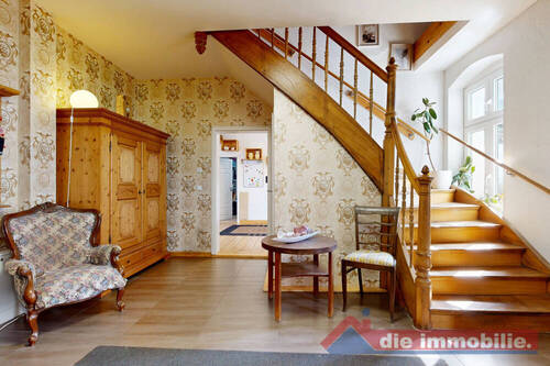 Stilvoller Empfangsbereich mit liebevollen Details - Einfamilienhaus mit 320,00 m² in Hermsdorf zum Kaufen