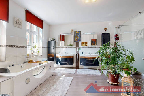 Entspannen im hochwertig ausgestatteten Bad - 