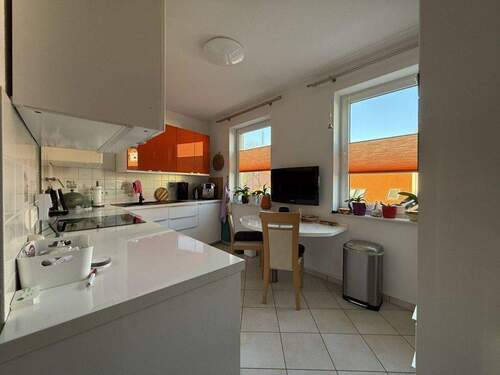 Küche - OHNE Einbauten - - 