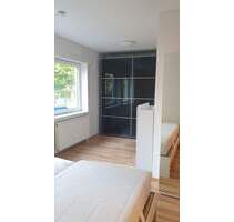 Einziehen und fertig! - Teilmöblierte Wohnung mit EBK und Balkon in idyllischer Ruhe - Berlin Kaulsdorf