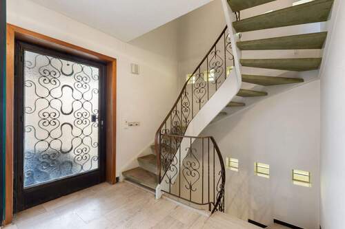 Eingangsbereich - 6 Zimmer Doppelhaushälfte in Köln