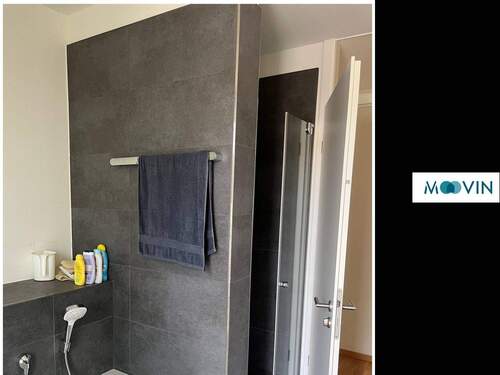 Ansicht II: Badezimmer mit Dusche und Wanne - 