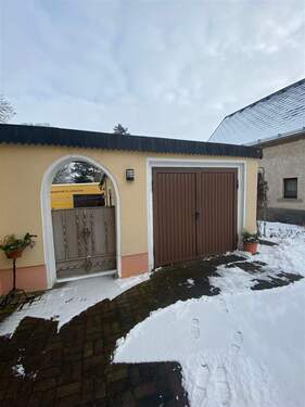 Blick zur Garage - 
