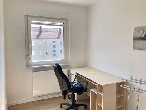 Büro - Etagenwohnung mit 69,00 m&sup2; in Halle zur Miete