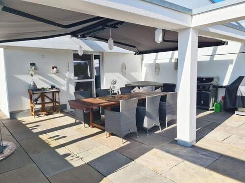 Terrasse mit Pergola - 