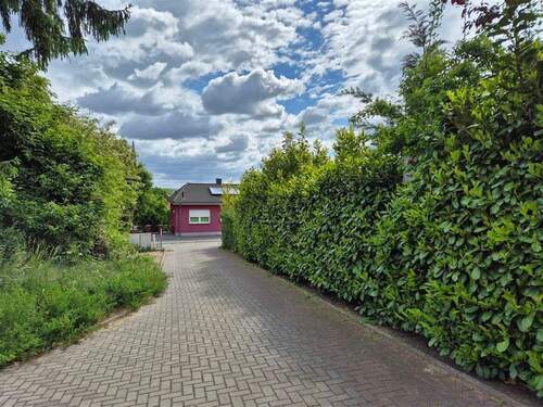 Etwas versteckt das Haus - 