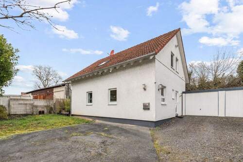 Außenbild - 4 Zimmer Einfamilienhaus zum Kaufen in Biebelnheim