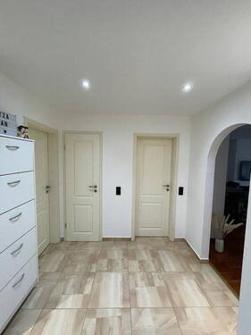 Bild 1 - Wohnung zum Kauf mit Balkon und Fahrstuhl Garage · provisionsfrei