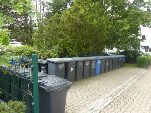 Tonnenstellplatz - 