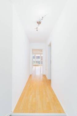 Flur - 2 Zimmer Etagenwohnung zum Kaufen in Würzburg