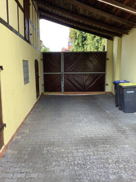 Durchfahrt mit Schleppdach - 