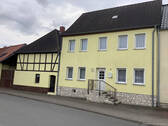 Straßenansicht - Solides Domizil im Landhausstil