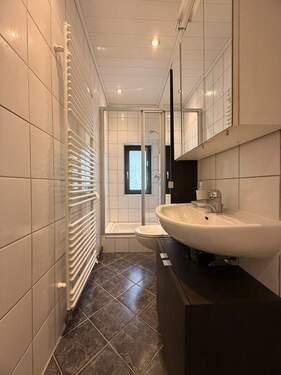 Duschbad mit Fenster - 