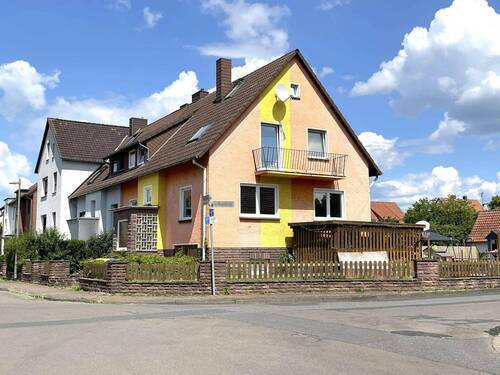 Ansicht - Garbsen-Berenbostel - Zweifamilien-DHH mit gr. Garten & 2 Garagen