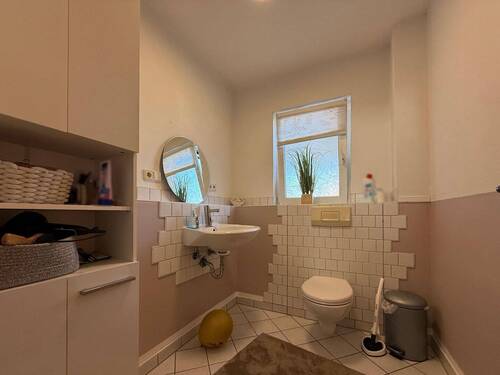 WC EG - 7 Zimmer Doppelhaushälfte zum Kaufen in Garbsen