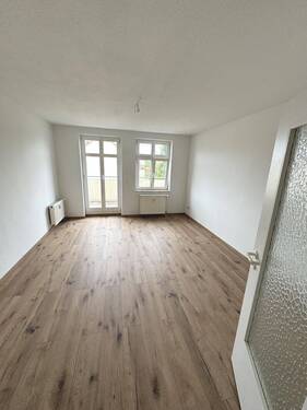 Wohnzimmer - Wohnen über der Stadt schöne 4-R.-Wohnung,BLK ca.95,00m² in MD-Stadtfeld Ost vermieten !