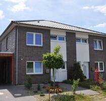 Modern, sparsam, gut gelegen - Effiziente Doppelhaushälfte in Apen - Apen / Augustfehn Augustfehn I