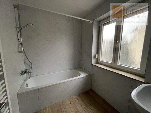modernisiertes Bad - 3 Zimmer Etagenwohnung zur Miete in Kitzingen