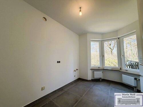 Blick in die Küche - Reihenendhaus mit 125,00 m&sup2; in München zur Miete