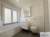 Blick in das Badezimmer - 