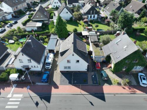 Drohnenaufnahme - 7 Zimmer Einfamilienhaus in Euskirchen