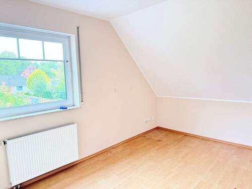 Zimmer III /Dachgeschoss 9,23 m² - 
