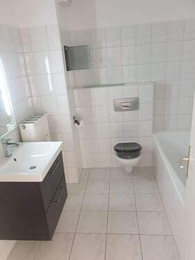 FF027203-9CB6-44E2-9607-C37E0A - 