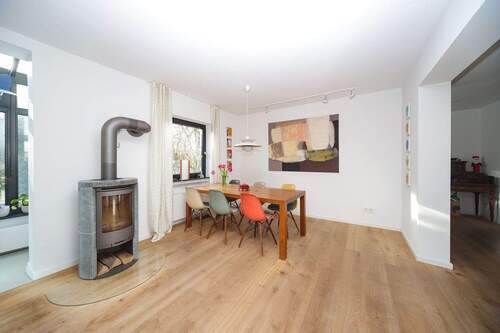 11_Kaminofen u. Essbereich - 