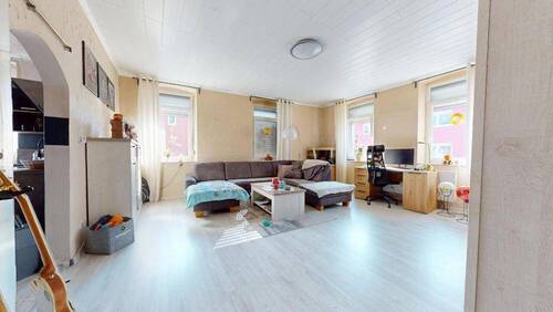 Bild 1 - +++Großzügiges, lichtdurchflutetes 3-Familienhaus mit Südterrasse, Garage und Hof im Ortszentrum+++