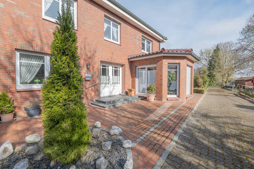 Ansicht Haupthaus rechts, ehem. Bäckerei links - 7 Zimmer Einfamilienhaus in Drochtersen/ Barnkrug