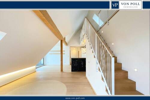 Titelbild - Traumhafte Dachgeschosswohnung - lichtdurchflutet mit Galerie, Balkon & Garage