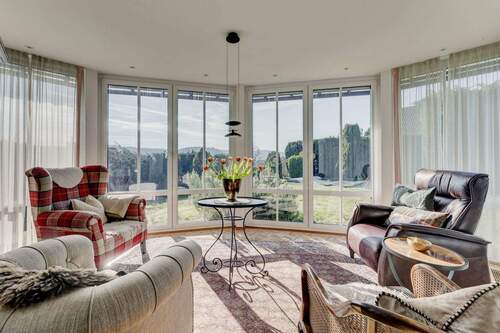 Verandazimmer mit Blick auf den Garten EG.JPG - Exklusive Lage in Lahr - lassen Sie Ihren Traum Haus werden!