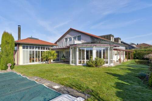 Garten mit Pool.JPG - 8 Zimmer Einfamilienhaus zum Kaufen in Lahr/Schwarzwald