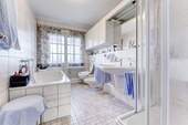 Badezimmer EG.JPG - 
