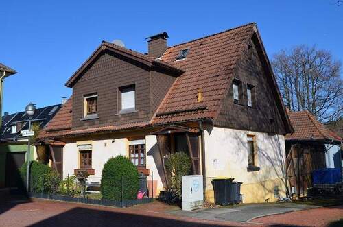 1.JPG - Zwei Häuser, ein Zuhause.Zwei durch Durchbruch verbundene Doppelhaushälften mit viel Potenzial…