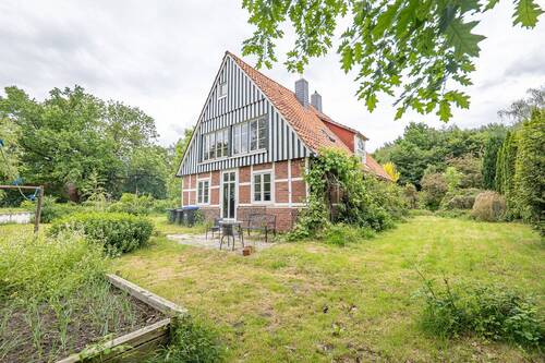 Außenansicht - Ruheoase in der Natur! Uriges Fachwerkhaus sucht neue Mieter.