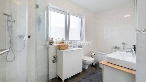 1. OG Badezimmer 1 - 