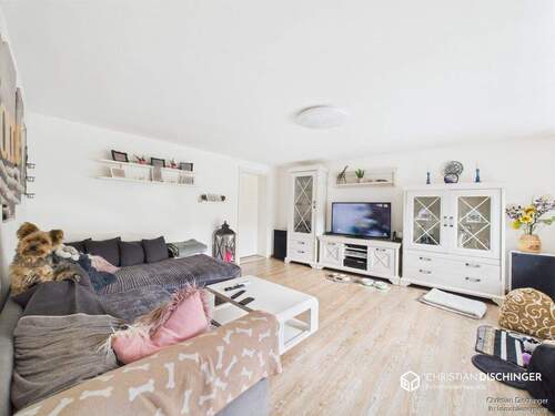 Wohnzimmer Erdgeschoss - Preis-Leistungs-Tipp! Zweifamilienhaus in malerischer Flusslage